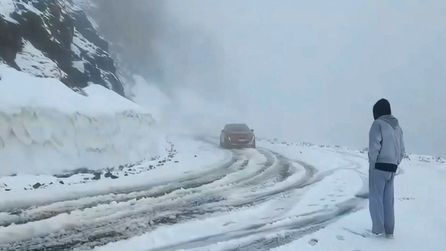 Artvin'de Mayıs Ayında Kar Yağışı Yol Kapatma Sebebi Oldu