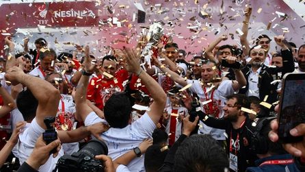 Batman Petrolspor'un Şampiyonluk Kutlamaları Coşkuyla Başladı