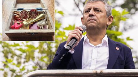 CHP'li Süreyya Öneş Derici, Genel Başkanlık Mührünü Devraldı