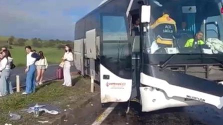 Aksaray'da tur otobüsü kazası: 14 kişi yaralandı