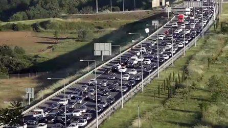 İstanbul'a dönüş yolunda yoğun trafik oluştu
