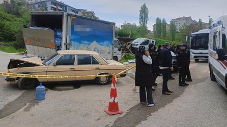 Ankara'da 1 Mayıs'ta kamyonet kazasında iki işçi hayatını kaybetti