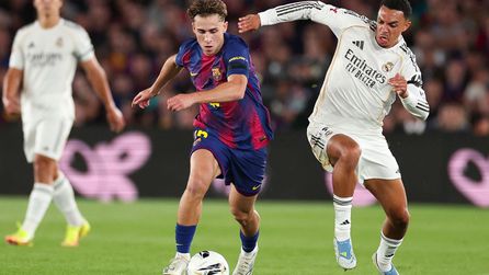 Barcelona, El Clasico'da Real Madrid'i yenerek şampiyon oldu