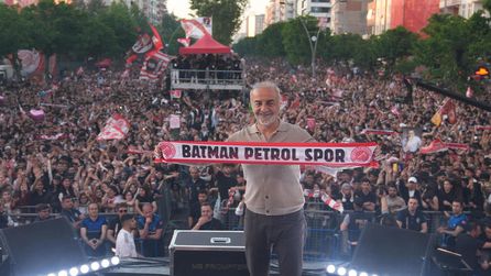 Batman Petrolspor'un şampiyonluk kutlaması binlerce kişiyi bir araya getirdi