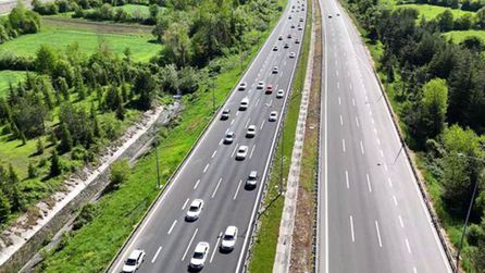 Anadolu Otoyolu'nda Bolu geçişinde tatilci yoğunluğu yaşanıyor