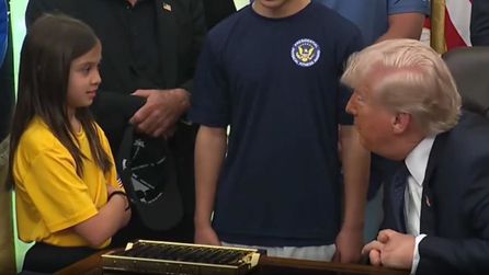 Trump küçük bir kız çocuğuna boyuyla ilgili yorumda bulundu