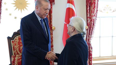 Cumhurbaşkanı Erdoğan, Menderes'in Ailesini Dolmabahçe'de Ağırladı