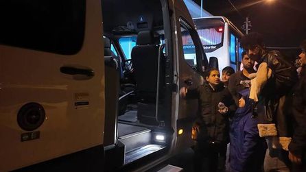 İzmir açıklarında göçmen botunda çocuk ölü bulundu, 43 kişi kurtarıldı