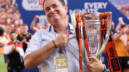 Acun Ilıcalı Wembley'de kıyafet kuralıyla ilgili özel görüşme yaptı