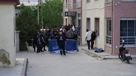 Niğde'de 20 yaşındaki genç daire penceresinden düştü