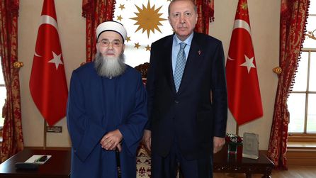 Cumhurbaşkanı Erdoğan, Dolmabahçe'de Ahmet Mahmut Ünlü ile görüştü