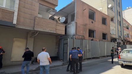 İzinsiz girilen riskli binada çökme: 1 ölü, 2 yaralı