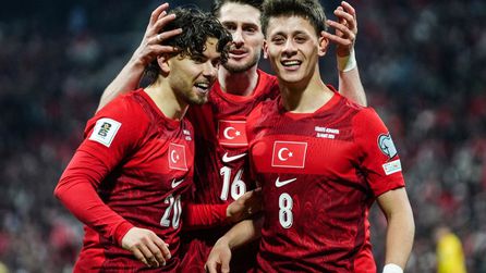 Avustralya Futbol Federasyonu'ndan sürpriz sözleşme uzatması