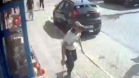 Avcılar'da meydana gelen kavgada bir kişi bıçakla yaralandı