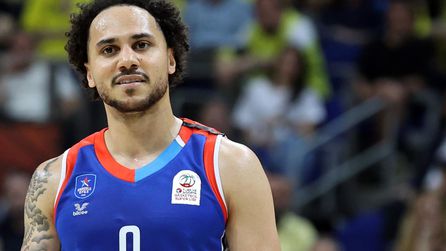 Fenerbahçe Beko, Shane Larkin için görüşmelere başladı