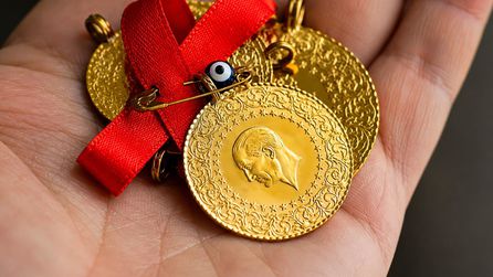 JP Morgan altın fiyatları için 2026 ve 2027 tahminlerini paylaştı