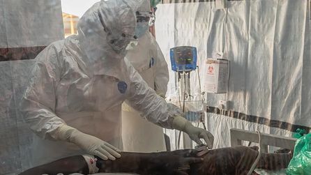 Fransa'da İlk Ebola Vakası, Doktor Karantinaya Alındı