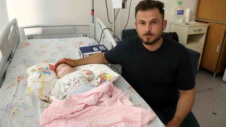 Hatay'da hemşire, bebeğin parmağını keserek tedavi sürecini etkiledi