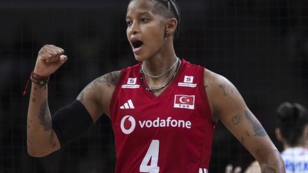A Milli Kadın Voleybol Takımı Fransa'yı 3-0 ile geçti