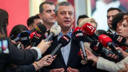 Özgür Özel yeni parti iddialarına yanıt verdi, CHP'de kalacaklar