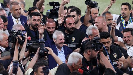 Aziz Yıldırım Fenerbahçe Başkanı Seçildi ve Açıklamalarda Bulundu