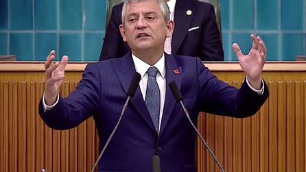 CHP Grup Başkanı Özgür Özel, toplantıda sloganlara müdahale etti