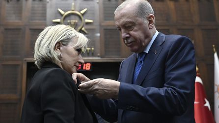 Nimet Özdemir AK Parti'ye katıldı