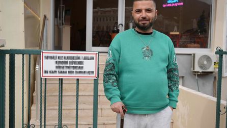 Pamukkale'deki kafe sahibi kadınlar için destek mesajı astı