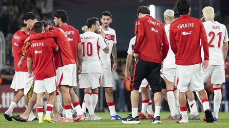 Galatasaray, iki genç milli futbolcu için transfer görüşmeleri yapıyor