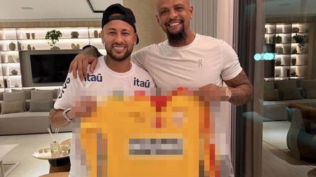 Felipe Melo'dan Neymar'a Galatasaray Forması Hediye