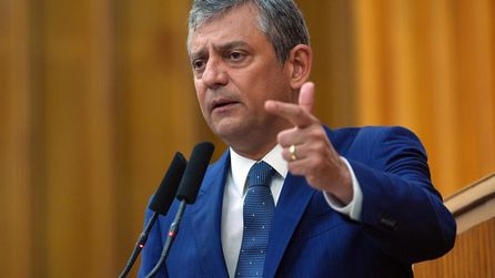 İYİ Parti liderinden Özgür Özel'e çağrı: Demokrasi için birleşelim