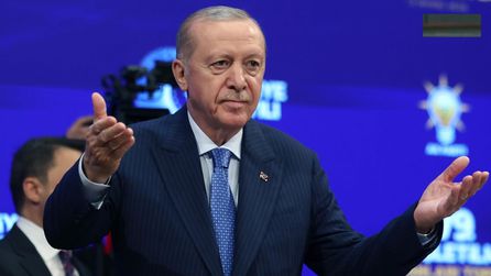 İki belediye başkanı AK Parti'ye katılacak