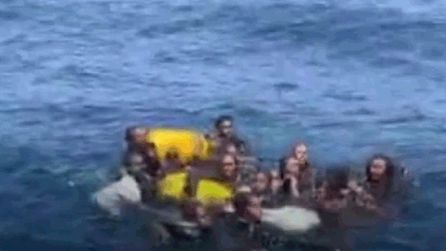 Türk gemicilerin yardımıyla 48 göçmen kurtarıldı