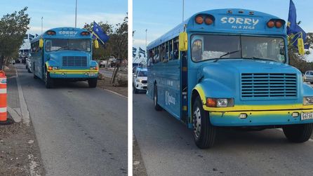 Curaçao Milli Takımı'nın Eski Otobüsü Dikkat Çekti