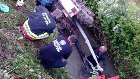 Samsun'da traktör devrildi, 23 yaşındaki sürücü yaşamını yitirdi