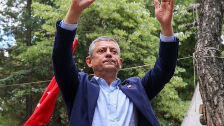 CHP'deki kriz sonrası Yürüyüş Partisi'nin logosu sızdı