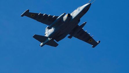 Ukrayna'da Su-24M bombardıman uçağı düştü