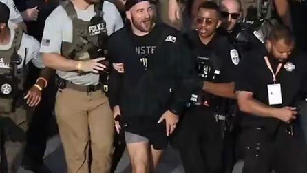 Sean Strickland, UFC Fan Fest etkinliğinde gözaltına alındı