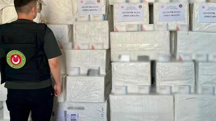 Mersin Limanı'nda 8 milyar lira değerinde uyuşturucu yakalandı
