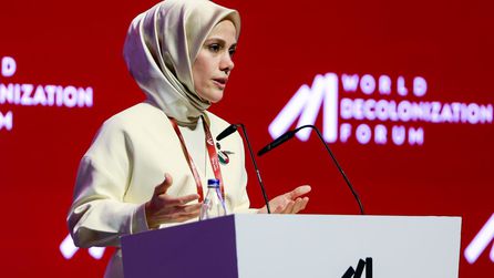 Esra Albayrak dekolonizasyonu tartıştı ve yeni merkezlere dikkat çekti