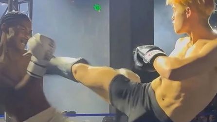 Knox Jolie-Pitt Muay Thai ringinde yeteneğini sergiledi
