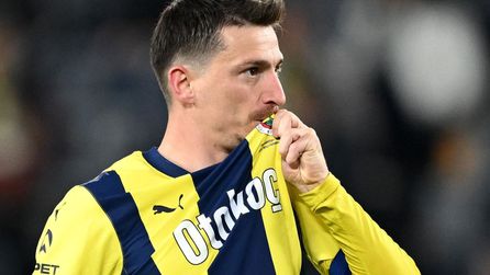 Mert Hakan Yandaş'ın Fenerbahçe'deki Geleceği Belirsiz