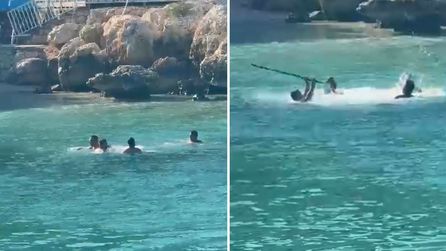 Mersin'de plajda kavga anı cep telefonuyla kaydedildi