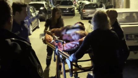 Bursa'da Annelerini Bıçaklayan Şahıs Hastaneye Kaldırıldı