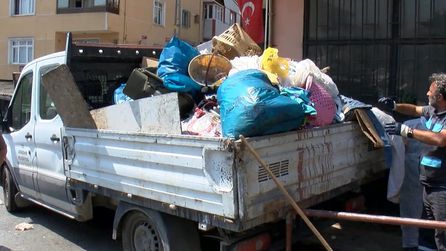 Hepsini bir daireye sığdırmışlar! Kamyon kamyon taşıdılar