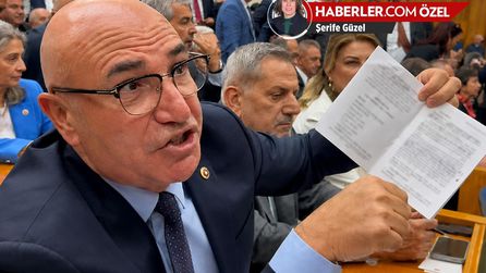 CHP grup toplantısı öncesi milletvekillerinden imza hareketliliği