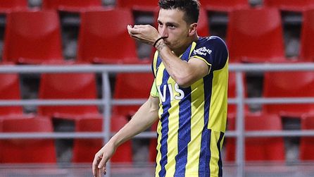 Mert Hakan Yandaş Fenerbahçe'nin sağlık kontrolüne katıldı