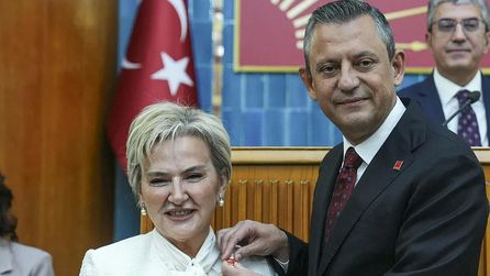 CHP İstanbul Milletvekili Nimet Özdemir partiden istifa etti