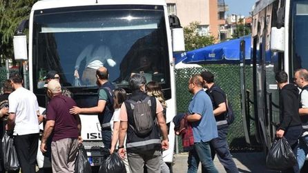 İzmir'de 27 tutukluya ait mal varlıklarına el konuldu