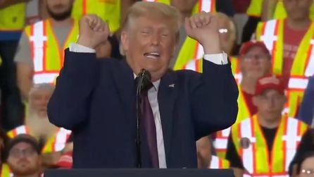 Donald Trump'ın etkinlikteki performansı sosyal medyada tartışma yarattı